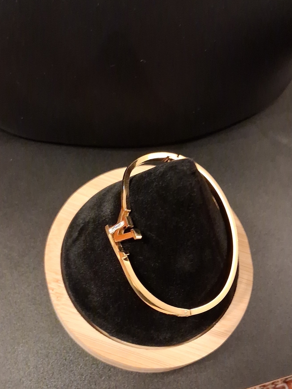 18k Yellow Gold Plated Letters LV Hinged Bangle Bracelet New - Picture 3 of 3